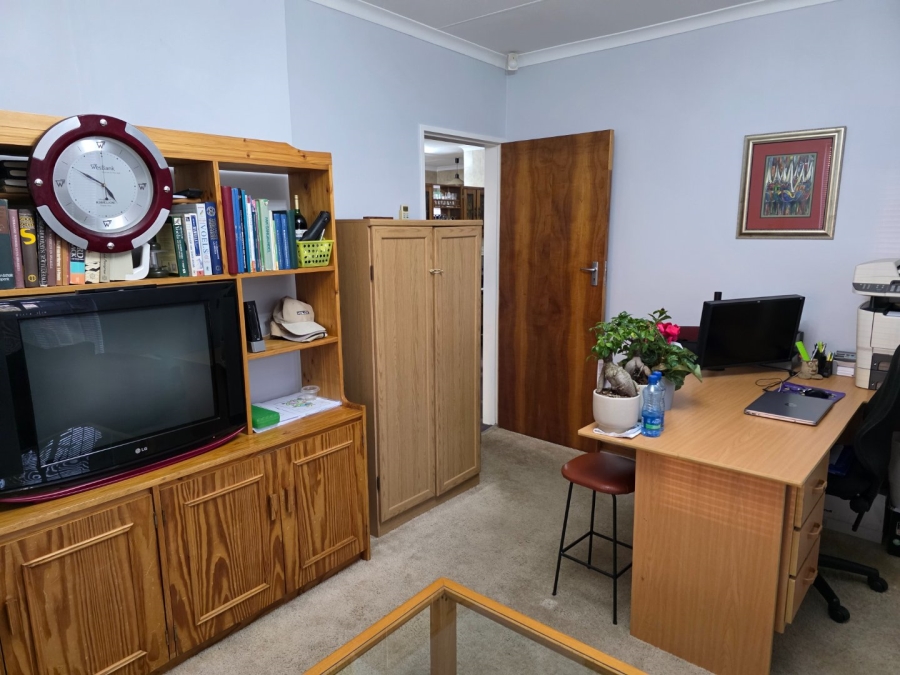 4 Bedroom Property for Sale in Heuwelsig Free State
